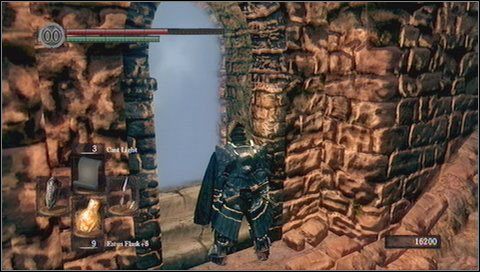 Zanim przejdziemy przez mgłę warto podbiec jeszcze wyżej do pomieszczenia pilnowanego przez maga - Sens Fortress (2) | Opis przejścia Dark Souls - Dark Souls - poradnik do gry