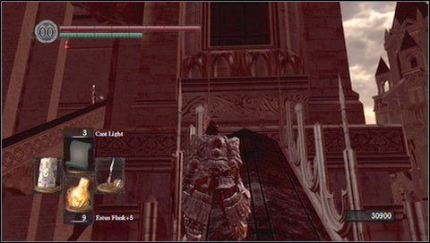 Problem polega na tym, że musimy dostać się na górę omijając strzały wrogów, po czym skręcić w prawo do jednego z nich i zabić go - Anor Londo (3) | Opis przejścia Dark Souls - Dark Souls - poradnik do gry