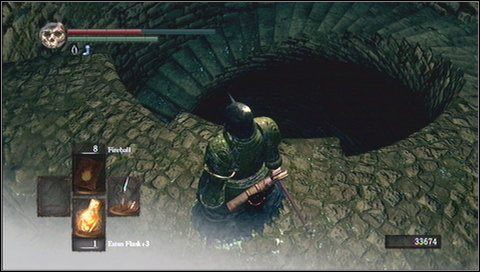 Gdy dotrzemy do ślepego zaułka, przywdziewamy Ring Covenant of Artorias i skaczemy w dół - New Londo Ruins - Niższy poziom | Opis przejścia Dark Souls - Dark Souls - poradnik do gry