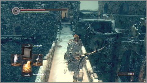 W środku szukamy wyjścia po drugiej stronie - nie wychodzimy nim, ale kierujemy się w prawo, na piętro - Bonus- Painted World of Ariamis (1) | Opis przejścia Dark Souls - Dark Souls - poradnik do gry