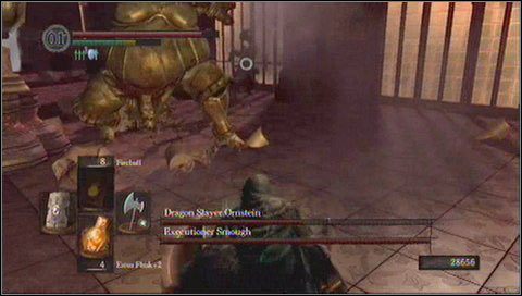 - kombosy - demon wyprowadza różne sekwencje ciosów - Ornstein and Smough | Jak zabić bossa w Dark Souls - Dark Souls - poradnik do gry