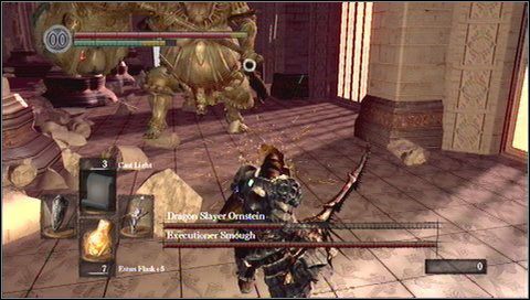 3) Nie daj się zapuścić w kozi róg - unikając ciosów wrogów nie zbliżamy się do rogów pomieszczenia - Ornstein and Smough | Jak zabić bossa w Dark Souls - Dark Souls - poradnik do gry