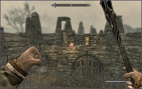 Przygotuj sobie Łabadżak i poślij magiczny pocisk w stronę jednego z przebywających w otoczeniu Pelagiusa rycerzy w ciężkich zbrojach (powyższy screen) - Rozwiązanie zagadek Sheogoratha | Umysł szaleńca | Solucja Skyrim - Skyrim - poradnik, mapy, questy