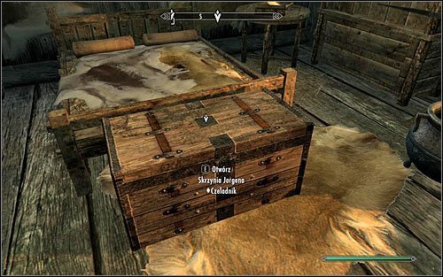 Wejdź do domu i ustaw się przy oznaczonej przez grę skrzyni (powyższy screen) - Pozyskanie rękojeści | Fragmenty przeszłości | Solucja Skyrim - Skyrim - poradnik, mapy, questy