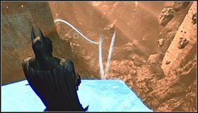 Tuż po przeleceniu przez stalową konstrukcję powinieneś dostrzec w oddali nową kryształową platformę #1 - Zlokalizuj Ras al Ghula i zdobądź próbkę jego krwi | Główny wątek - Batman: Arkham City - poradnik do gry