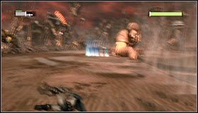 W tym przypadku już od samego początku zmagań zmuszony zostaniesz do unikania shurikenów i szybko przemieszczających się ostrz #1, jak również do uderzeń wielkim mieczem #2 - Pokonaj Ras al Ghula | Główny wątek Batman Arkham City - Batman: Arkham City - poradnik do gry