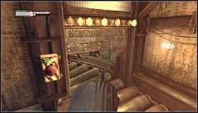 Po znalezieniu się na górze dobrze byłoby porozmawiać z Harley Quinn #1, a to dlatego, że będzie ona miała dla Ciebie poboczny quest Gorący i zimny - Znajdź Jokera w hucie | Główny wątek Batman Arkham City - Batman: Arkham City - poradnik do gry