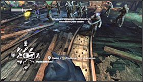 Tuż po rozpoczęciu tej bitwy w pomieszczeniu będą znajdowali się jedynie zwykli przeciwnicy - Pokonaj Jokera | Główny wątek Batman Arkham City - Batman: Arkham City - poradnik do gry