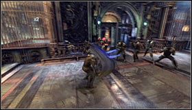 Niezależnie od tego czy skorzystałeś z mroźnego granatu czy też nie, absolutnym priorytetem jest przystąpienie do atakowania przeciwników uzbrojonych w broń palną #1, których warto przynajmniej raz oślepić z pomocą kulki dymnej - Wedrzyj się na platformę obserwacyjną Wieży, żeby zatrzymać Procedurę 10 | Główny wątek - Batman: Arkham City - poradnik do gry