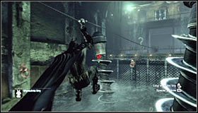 Wbrew temu co mógłbyś sądzić, do pokonania pierwszego pomieszczenia nie musisz używać mroźnego wybuchu - Szarada Enigmy (2) | Misje poboczne w Batman Arkham City - Batman: Arkham City - poradnik do gry