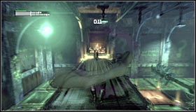 Po znalezieniu się na najwyższej platformie obróć się w prawo i ruszaj dalej #1 - Szarada Enigmy (3) | Misje poboczne w Batman Arkham City - Batman: Arkham City - poradnik do gry