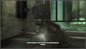 Zatrzymaj się po dotarciu do czerwonej linii #1, dzięki czemu znajdziesz się pomiędzy dwoma pracującymi zgniatarkami - Szarada Enigmy (4) | Misje poboczne w Batman Arkham City - Batman: Arkham City - poradnik do gry