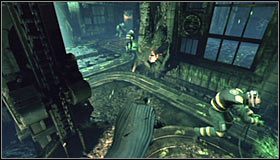 Także i tu musisz zaczekać na przybycie jednego z zakładników i następnie ruszyć jego śladem #1 - Szarada Enigmy (5) | Misje poboczne w Batman Arkham City - Batman: Arkham City - poradnik do gry