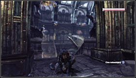 Na sam koniec zostaw sobie jednego z wartowników patrolujących w głównej mierze górne balkoniki zbrojowni #1, najlepiej odczekując aż oddali się od Dwóch Twarzy i snajpera #2 - Pokonaj Dwie Twarze | Misje Kobiety-Kota w Batman Arkham City - Batman: Arkham City - poradnik do gry