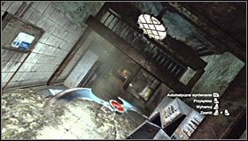 Musisz teraz dolecieć batarangiem do piwnicy, tak więc nakieruj go na schody #1 - Park Row - Trofea Batmana (01-05) | Zagadki w Batman Arkham City - Batman: Arkham City - poradnik do gry