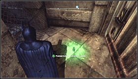 Skieruj się w stronę trofeum i zburz napotkaną po drodze ścianę z pomocą wybuchowego żelu #1 - Park Row - Trofea Batmana (06-15) | Zagadki w Batman Arkham City - Batman: Arkham City - poradnik do gry