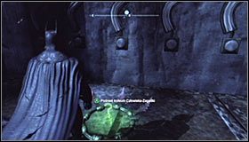 Zwróć uwagę na znajdujące się za klatką z trofeum interaktywne pytajniki - Park Row - Trofea Batmana (24-36) | Zagadki w Batman Arkham City - Batman: Arkham City - poradnik do gry