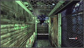 Musisz teraz skorzystać z umiejętności wspinania się po sufitach, a więc wciśnij klawisz F (lub przycisk RB na padzie) celem przyklejenia się do sufitu #1 - Park Row - Trofea Kobiety-Kota | Zagadki w Batman Arkham City - Batman: Arkham City - poradnik do gry