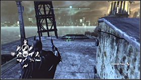 Odszukaj płytę naciskową w pobliżu klatki z trofeum i ustaw się na niej #1 - Mila Rozrywki - Trofea Batmana (21-30) | Zagadki w Batman Arkham City - Batman: Arkham City - poradnik do gry