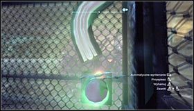 Po wyrzuceniu batarangu dobrze byłoby go przyśpieszyć (lewy przycisk myszy lub prawy trigger na padzie), lecąc jednocześnie w linii prostej #1 - Mila Rozrywki - Trofea Batmana (21-30) | Zagadki w Batman Arkham City - Batman: Arkham City - poradnik do gry