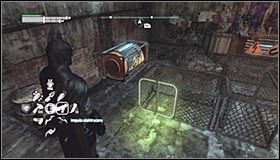 Po dotarciu do miejsca ukrycia trofeum poświęć kilka chwil na zapoznanie się z założeniami tej zagadki - Dzielnica przemysłowa - Trofea Batmana (14-22) | Zagadki w Batman Arkham City - Batman: Arkham City - poradnik do gry