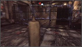 Na początek dobrze byłoby trochę rozejrzeć się po okolicy - Zaułki - Trofea Batmana (08-16) | Zagadki w Batman Arkham City - Batman: Arkham City - poradnik do gry