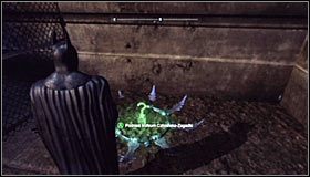 Ponownie skorzystaj z batarangu, tym razem celując w prawy interaktywny pytajnik #1 - Zaułki - Trofea Batmana (17-23) | Zagadki w Batman Arkham City - Batman: Arkham City - poradnik do gry