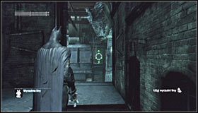 Przystąp do przejażdżki, ale bądź gotowy do tego żeby puścić się liny w takim momencie żeby Batman idealnie wylądował na drugiej płycie #1 - Cudowne Miasto - Trofea Batmana (08-17) | Zagadki w Batman Arkham City - Batman: Arkham City - poradnik do gry