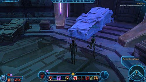 Po wejściu do wielkiej sali skręć w lewo, aby odnaleźć czwartą, ostatnią dźwignię - (L11) The Final Trial (1) | Sith Warrior | Star Wars The Old Republic - Star Wars: The Old Republic - poradnik do gry