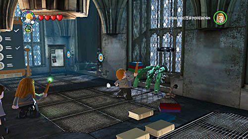 Podchodzimy do diabelskich pnączy i za pomocą LM odganiamy je, następnie uruchamiamy mechanizm z łańcuchów - Expecto Patronum | Opis przejścia - Rok 5 | LEGO Harry Potter Lata 5-7 - LEGO Harry Potter: Lata 5-7 - poradnik do gry