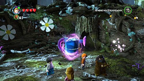 Konewkę podnosimy czarem WL i podlewamy suchą ziemię po prawej stronie - Sekret Hagrida | Opis przejścia - Rok 5 | LEGO Harry Potter Lata 5-7 - LEGO Harry Potter: Lata 5-7 - poradnik do gry