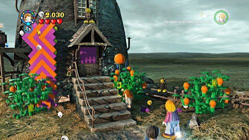 Na koniec puszczamy ostatni balon, który rośnie najbliżej domu po prawej stronie - Ekscentryczny pan Lovegood (1) | Opis przejścia - Rok 7 - LEGO Harry Potter: Lata 5-7 - poradnik do gry