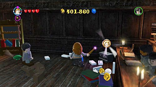 Po zniszczeniu posągu, który trzymał pojemnik otrzymamy szton Lavender Brown - Lekcja 4 - nauka zaklęcia Aguamenti | Znajdźki - Rok 6 - LEGO Harry Potter: Lata 5-7 - poradnik do gry