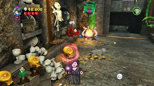 W skarbcu z lewej strony niszczymy czarną magią, wielką rękę - Klęska złodzieja | Znajdźki - Rok 7 | LEGO Harry Potter Lata 5-7 - LEGO Harry Potter: Lata 5-7 - poradnik do gry