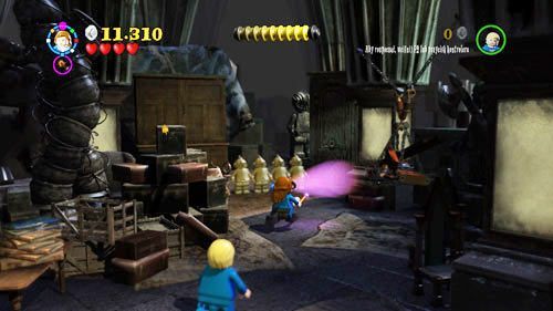 W pobliżu miejsca gdzie żołnierze w złotych zbrojach blokowali nam drogę jest zwinięty hamak - Szatańska pożoga | Znajdźki - Rok 7 | LEGO Harry Potter Lata 5-7 - LEGO Harry Potter: Lata 5-7 - poradnik do gry
