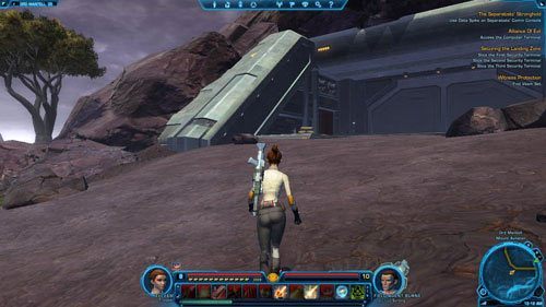 W środku odnajdź pierwszy terminal na pierwszym poziomie twierdzy - (L09) Securing the Landing Zone | Ord Mantell | Star Wars The Old Republic - Star Wars: The Old Republic - poradnik do gry
