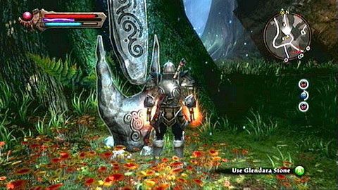 Kamień stoi za dużym drzewem, niedaleko ścieżki prowadzącej do Odarath - Kingdoms of Amalur Reckoning: Glendara - kamienie Lorestone, mapa - Kingdoms of Amalur: Reckoning - poradnik do gry