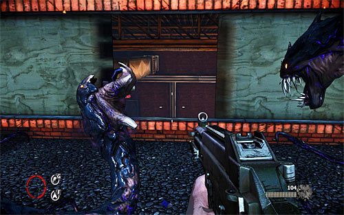 Upewnij się, że zlikwidowałeś wszystkich wrogów i podejdź do pokazanego na powyższym screenie otworu - Deal With the Devil (2) | Opis przejścia The Darkness II - The Darkness II - poradnik do gry