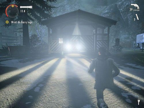 W damskiej toalecie znajdziesz amunicję do karabinu myśliwskiego - Alan Wake: Park Narodowy Elderwood (4) | Odcinek 2- Opętany | Solucja - Alan Wake - poradnik do gry