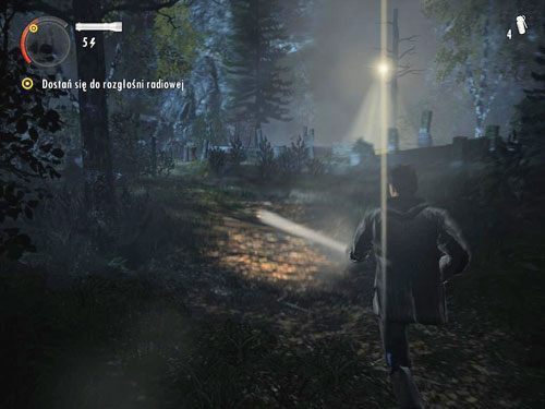 Gdy natkniesz się na przeciwników, naciskaj środkowy przycisk myszy (wciskaj scroll) / [RB] na padzie, by rzucać granaty błyskowe - Alan Wake: Ścigany (1) | Odcinek 3- Okup | Solucja - Alan Wake - poradnik do gry