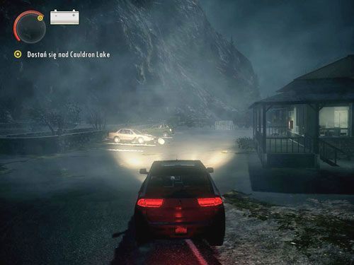 Dotrzesz do miejsca, w którym droga jest zablokowana - Alan Wake: W drodze nad Cauldron Lake (1) | Odcinek 6- Odjazd | Solucja - Alan Wake - poradnik do gry