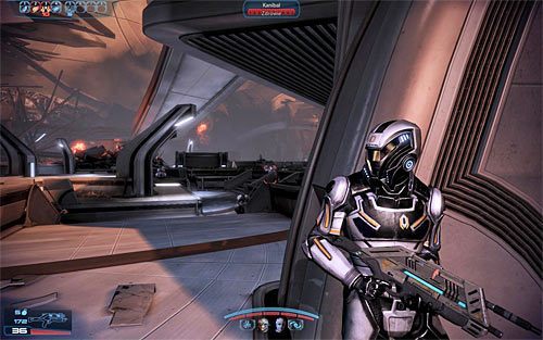 Do kolejnej bitwy dojdzie po dotarciu do znacznie większego i częściowo zniszczonego placu - Mass Effect 3: Priorytet, Thessia - solucja, opis przejścia - Mass Effect 3 - poradnik do gry
