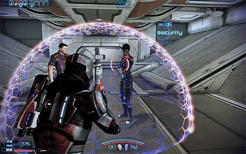 Udaj się prosto i skręć w lewo, a dotrzesz do kolejnych adeptów nękanych przez szturmowców - Mass Effect 3: Akademia Grissoma - Awaryjna ewakuacja - solucja - Mass Effect 3 - poradnik do gry