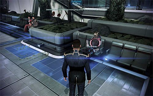 Generał Oraka przebywa w lokacji [Cytadela: Przestrzeń publiczna Prezydium], a konkretnie w pobliżu kawiarni Apollo - Mass Effect 3: Aria - Błękitne Słońca - solucja, opis przejścia - Mass Effect 3 - poradnik do gry