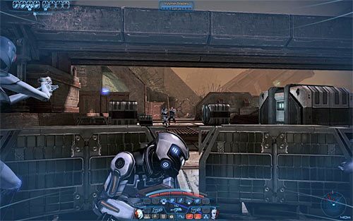 Wysłuchaj rozmowy z admirałem Hackettem i przystąp do eksploracji lokacji [Tuchanka: Atak Cerberusa], otrzymując zadania odzyskania kontroli nad wielkim działem artyleryjskim - Mass Effect 3: N7 - Atak Cerberusa - solucja, opis przejścia - Mass Effect 3 - poradnik do gry