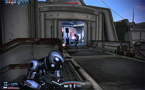 Gra wskaże Ci lokalizację drugiego terminalu, ale na razie skup się na atakowaniu nowych oddziałów Cerberusa - Mass Effect 3: N7 - Centrala komunikacyjna - solucja, opis przejścia - Mass Effect 3 - poradnik do gry