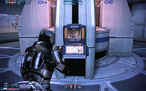 Ostatni trzeci terminal znajduje się wewnątrz dużego budynku, przez który prawdopodobnie już przechodziłeś - Mass Effect 3: N7 - Centrala komunikacyjna - solucja, opis przejścia - Mass Effect 3 - poradnik do gry