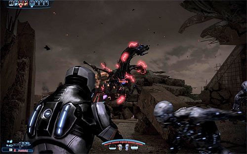 Przed Tobą druga bitwa z potworami i także i tym razem gra pozwoli Ci na wyprowadzenie ataku z zaskoczenia - Mass Effect 3: Tuchanka, Pluton turian - solucja, opis przejścia - Mass Effect 3 - poradnik do gry