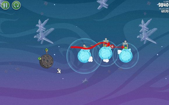 Ptak powinien zlikwidować pierwszą świnię oraz przelecieć na drugą planetę, gdzie wpadnie na skrzynkę z materiałami wybuchowymi - Level 2 - 19 | Cold Cuts | Angry Birds Space - Angry Birds Space - poradnik do gry