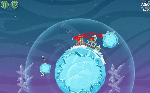 Najważniejszym z trojki ptaszków jest ten, który powinien uwolnić trzy kule zablokowane na mniejszej planecie - Level 2 - 9, 10 | Cold Cuts | Angry Birds Space - Angry Birds Space - poradnik do gry